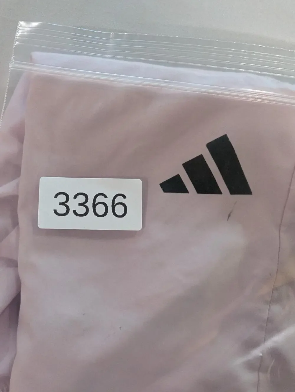 Adidas Shorts Mens L Pink AEROREADY Running 7 Inseam Zip Pockets Athletic Gym